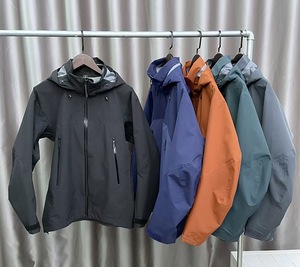 เสื้อแจ็คเก็ตกันน้ำสีน้ำเงินกรมท่าสำหรับผู้ชาย มีฮู้ด ซิปปิดแบบสปอร์ต เสื้อคลุมฤดูหนาว ผ้าโพลีเอสเตอร์ผสมไนลอน - Product Image 4