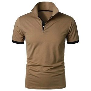 Polo de Manga Corta Color Caqui para Hombre con Ribete en Contraste Negro, Corte Ajustado, Cuello Alto Informal, Color Sólido - Product Image 1