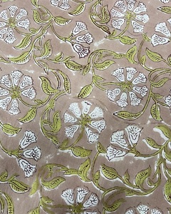 Tissu imprimé à la main en coton 100% avec motifs indiens, rose poussiéreuse et vert sauge/olivier, pour la décoration intérieure - Product Image 3