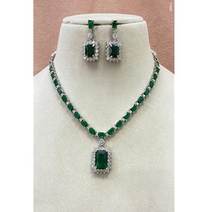 Parure Chic de Qualité Supérieure en Laiton Plaqué Argent avec Zircon et Pierres pour Femme – Idéale pour Fiançailles, Mariage et Soirées – Tendance - Product Image 2