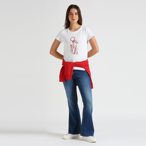 T-shirt pour femmes à col rond avec applications, en jersey de coton doux et léger, manches courtes, décontracté, idéal pour l'été, personnalisable, prêt pour l'exportation en gros - Product Image 6