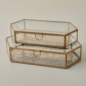 Boîte de rangement décorative en laiton et aluminium pour hôtel et maison, idéale pour la table - Product Image 1