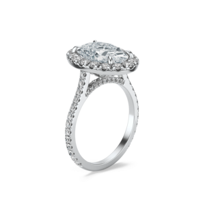 แหวนหมั้นหรูหราสำหรับผู้หญิงจาก Luxeshine Jewellery ทองคำแท้ 14K รูปทรงวงรี เพชรเพาะเลี้ยงสี E น้ำหนัก 4.74 กะรัต รับรองโดย IGI - Product Image 3