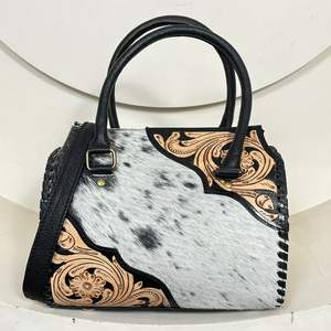 Bolsa Deportiva de Cuero Vacuno 100% Genuino, Tallada a Mano con Diseño Floral, Estilo Western, Portátil, para Viajes de Fin de Semana - Product Image 4