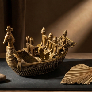 Barco de latón Dhokra hecho a mano con diseño de pavo real y músicos tribales, arte metálico tradicional indio para exportación al por mayor - Product Image 5