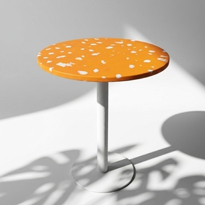 Table basse en plastique recyclé 4GoodThings, design moderne, imperméable, durable, écologique, facile à nettoyer, structure en métal, meubles pour la maison - Product Image 2