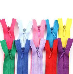 Vente directe d'usine 3 #   Fermetures éclair invisibles en nylon 15 cm, personnalisées, colorées, à extrémité fermée pour vêtements, pantalons, sacs - Product Image 2