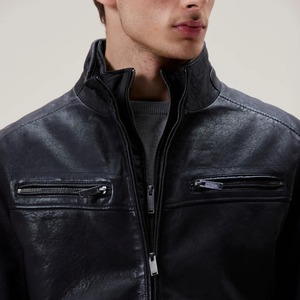 Blouson d'hiver pour homme en cuir véritable, style motard rétro américain haut de gamme, col montant, logo brodé sur le devant, coupe ample unie - Product Image 2