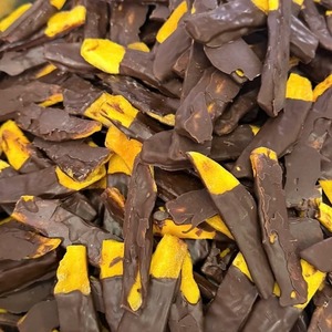 Mango Seco Suave Bañado en Chocolate, Fruta Tropical con Capa de Chocolate Negro Premium, Fabricación OEM/ODM, Empaque a Granel 5kg 10kg 20kg - Product Image 2