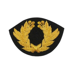 Insignias Personalizadas de Alta Calidad con Diseño de Moda en Tela de Lona, Bordado Hecho a Mano en 3D, Insignia de Corona con Hilo Metálico - Product Image 6