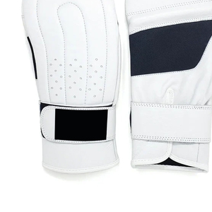 Gants de boxe et sacs de frappe personnalisés pour l'entraînement et le sparring, en cuir de haute qualité pour MMA, respirants et adaptés à l'extérieur - Product Image 3