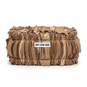 Piel de vaca seca al por mayor para cuero industrial. Piel de vaca seca tratada para mantener la textura natural y la flexibilidad duradera. - Product Image 1
