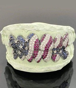 Grillz Diamantés de Qualité Supérieure pour Hommes – Bijou Dentaire Tendance Hip Hop pour Soirées Musicales – Disponible à Prix Abordable - Product Image 1