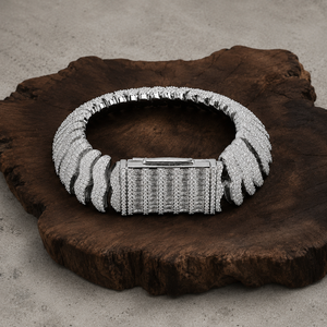 กำไลข้อมือแบบ Cuban Link ชุบทอง 18K ประดับเพชรทรงบาแกตต์และทรงกลมแบบฮิปฮอปสั่งทำพิเศษ - Product Image 4