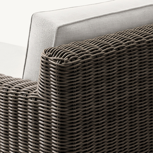 Chaise longue de luxe en teck avec accoudoirs en rotin tressé à la main, lit de repos rembourré haut de gamme pour l'extérieur, mobilier pour hôtel, villa, complexe hôtelier - Product Image 4