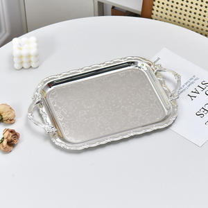 Plateau rectangulaire en métal Art Déco moderne avec poignée, finition design, pour service alimentaire en restaurant, par Craft Emporium Exports - Product Image 6