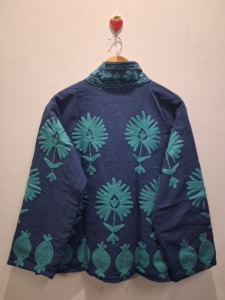 Veste en velours à motifs floraux pour femmes, vêtement d'extérieur brodé à la main, manteau en velours brodé de qualité supérieure pour femmes - Product Image 2