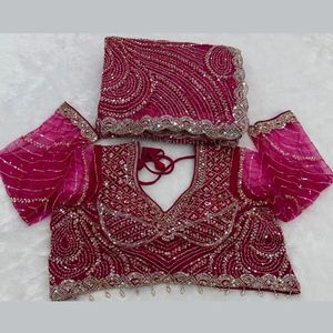 Sari de soirée en tissu fin de qualité supérieure, orné de perles, de paillettes et de broderies de perles, avec un chemisier confectionné par des designers, par Royal Export. - Product Image 2