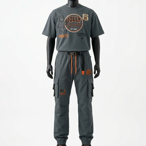 เสื้อยืดและกางเกงคาร์โก้ผู้ชายสีม่วง ผ้าคอตตอนโพลีเอสเตอร์ 320 GSM ปักลายเชนิลล์ โลโก้สั่งทำได้ สไตล์สตรีทแวร์ ทรงพอดีตัว - Product Image 2