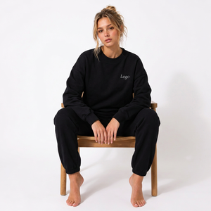 Conjunto de Sudadera con Capucha y Pantalones de Chándal de Dos Piezas para Mujer, con Pedrería, Personalizable, de Forro Polar Suave, Fabricante Mayorista de Ropa - Product Image 1