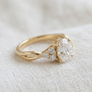 Anillo de Compromiso Clásico con Diamante Cultivado en Laboratorio de Corte Ovalado, Oro de 18K, Certificado IGI, Engaste de Puntas, Anillo de Boda para Mujer, Regalo para Fiesta - Product Image 3