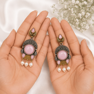 Boucles d'oreilles pendantes en argent oxydé plaqué or antique avec fleur, serties de pierres roses, style bohème pour femme, MOQ disponible - Product Image 6