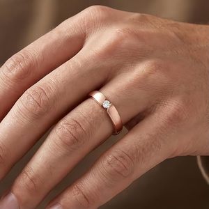Bague de fiançailles de luxe en moissanite plaquée or jaune 18 carats, diamant taille ronde, cadeau pour homme pour anniversaire - Product Image 4