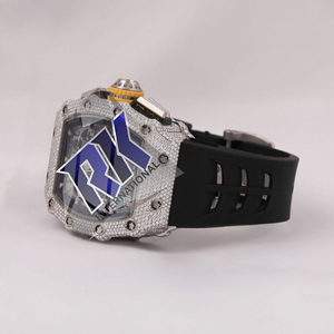 Montre-bracelet de luxe au design unique avec diamants Moissanite pour homme, montre de mode avec boîtier en acier inoxydable et bracelet réglable - Product Image 1