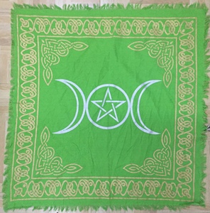 Housse de table d'alter spirituelle en coton, motif Pentagramme Triple Lune, multicolore, pour spreads de tarot, par Indian Consigners - Product Image 2