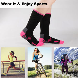 Chaussettes de sport de style compétition, chaussettes de compression respirantes personnalisées, vêtements pour la vente au détail - Product Image 5