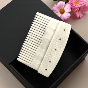 Peigne à cheveux artisanal haut de gamme en os, réplique historique viking médiévale, accessoire de toilettage héritage nordique, vente en gros - Product Image 3