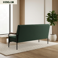 Sofá Cama Contemporáneo de Tela de Tres Plazas con Respaldo Acolchado y Patas de Metal - Muebles Duraderos para Sala de Estar, Apartamentos y Hoteles
