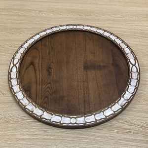 Bandeja de madera para hostelería con intrincados detalles de perlas para restaurantes de temática real y eventos culturales - Product Image 5