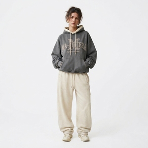 Conjunto de Sudadera con Capucha Gris Oscuro Personalizada y Pantalones Anchos de Felpa Crema, de Algodón, Estilo Urbano Oversize, Venta al por Mayor OEM - Product Image 1
