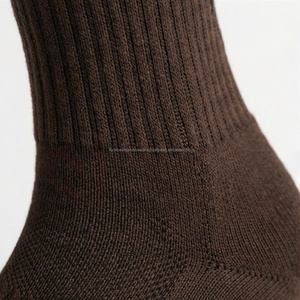 Calcetines Deportivos Finos de Algodón para Mujer, Color Azul Claro, Transpirables, de Secado Rápido, Antibacterianos, con Puño Tejido y Logotipo - Product Image 6