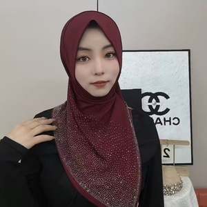 ฮิญาบผ้าชีฟองสีพื้นสำหรับผู้หญิง ประดับด้วยคริสตัล สำหรับสวมใส่ในชีวิตประจำวัน - Product Image 4