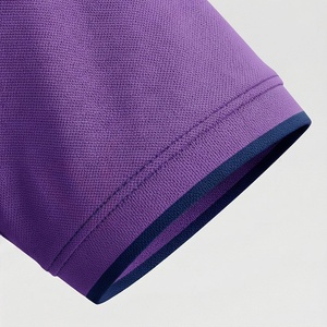 Polo à manches courtes pour homme, couleur violette, avec poche, design tricoté uni, coupe classique - Product Image 6