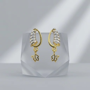 Boucles d'oreilles pendantes en alliage plaqué or avec breloque papillon et perle d'imitation, bijoux tendance unisexe pour mariage/fête - Product Image 2