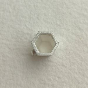 Lote de 100 Piezas de Bases Hexagonales de Plata de Ley 925 Reciclada, Tamaños Calibrados de 5mm, para Producción en Masa de Joyería con Incrustaciones de Piedras - Product Image 2