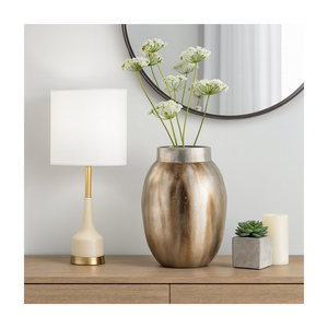 Florero de Aluminio Hecho a Mano de Primera Calidad para Decoración de Interiores, Exhibición de Arreglos Florales y Mejora Elegante del Espacio Habitable - Product Image 3
