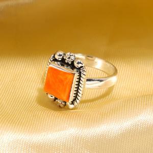 Anillo de Coral Natural Hecho a Mano, Joyería de Plata Vintage de Lujo, Plata de Ley 925, Cabujón Cuadrado de Coral - Product Image 2