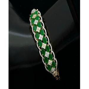 Bracelet à breloques tendance en zircon plaqué or de qualité supérieure, étincelant, ouvrable, pour femmes et jeunes filles, idéal pour les soirées - Product Image 2