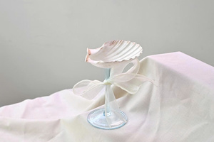 Copa de Vino Hecha a Mano con Conchas Marinas, Estilo Mermaidcore, Cristalería, Decoración Costera, para Bodas, Ligera, Personalizable, para Cócteles - Product Image 1