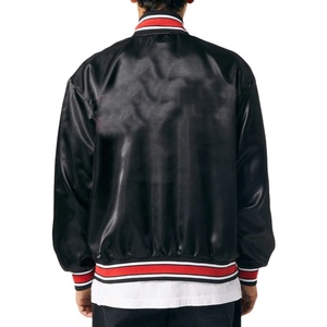 แจ็คเก็ตบอมเบอร์ผ้าไหม/ผ้าฝ้ายแบบแพทช์เวิร์คคุณภาพสูงจากโรงงานผู้ผลิต (OEM) สำหรับทุกเพศ สวมใส่สบาย ทรงพอดีตัว ดีไซน์ล่าสุด กันน้ำ กันลม - Product Image 3