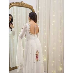 Vestido de fiesta XL con Dupatta bordada y Conjunto elegante de pantalón para ocasiones especiales - Product Image 4