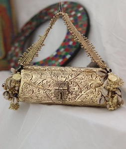กระเป๋าคลัทช์โลหะเคลือบทองลายนูนแบบใหม่ขายดีอันดับต้นๆ งานฝีมือสำหรับเจ้าสาว แฟชั่นวาววับสำหรับวันวาเลนไทน์ - Product Image 3