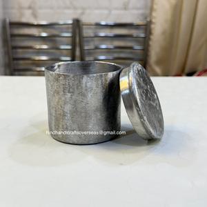 Vente en gros de pots à bougies vides en laiton brossé personnalisés, décoration d'intérieur en métal de luxe, bougies parfumées à la cire de soja résistantes à la chaleur, faites à la main, pour la Saint-Valentin - Product Image 4