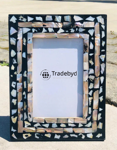 Elegante y Creativo Marco de Fotos de Lujo Hecho a Mano con Incrustaciones de Madreperla y Acabado Brillante por Tradebyd - Product Image 2