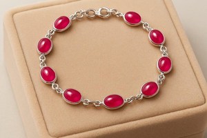 กำไลข้อมือทับทิมแดงธรรมชาติแท้ เงินแท้ ทำมือ รูปไข่ ของขวัญเครื่องประดับอัญมณีสำหรับเธอ เครื่องประดับหรูหรา - Product Image 3