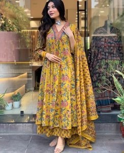 Conjunto Tradicional de Salwar Kameez de Algodón Estampado KV con Kurta, Palazzo y Dupatta, Sin Arrugas, para Fiestas de Otoño - Product Image 4